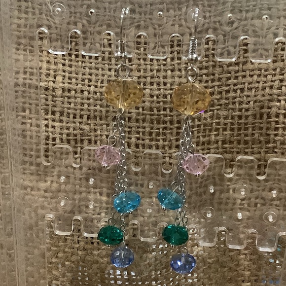 Multicolored faceted glass bead earrings - Picture 3 of 5
